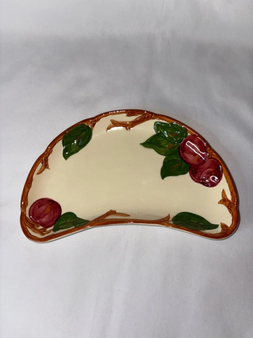 Franciscan Apple Half Moon Plates Set of 4 Vintage Hand Painted USA Dishes - Picture 6 of 9